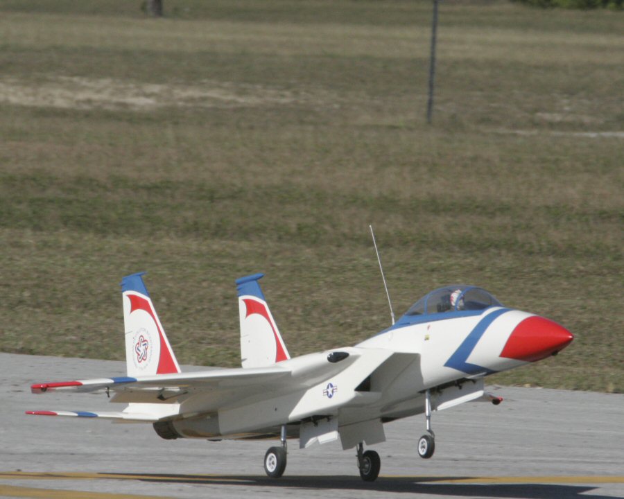Rolling it on, Warbirds over Paradice, 2007